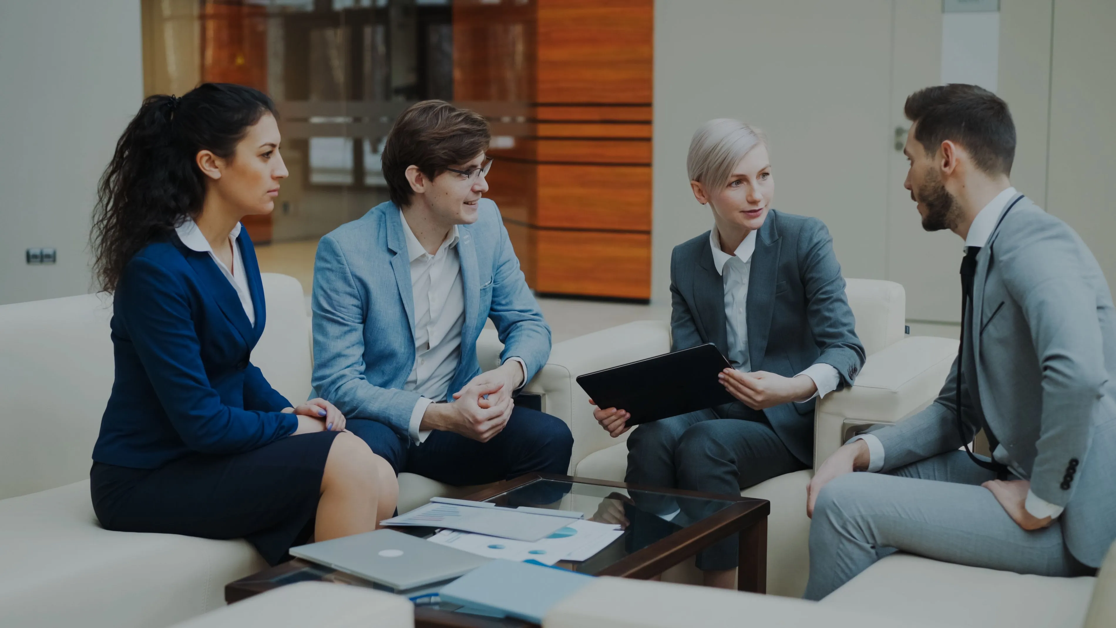 Team mapping a customer's end-to-end journey
